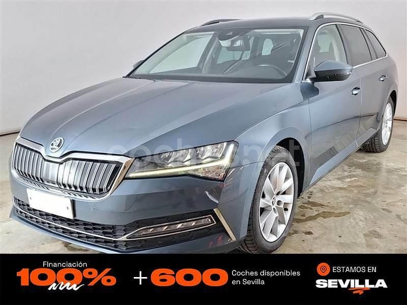 Gris / plata Usado 2020 Skoda Superb Ambition Familiar | 18.850 € (Precio justo) - Imagen 1/4
