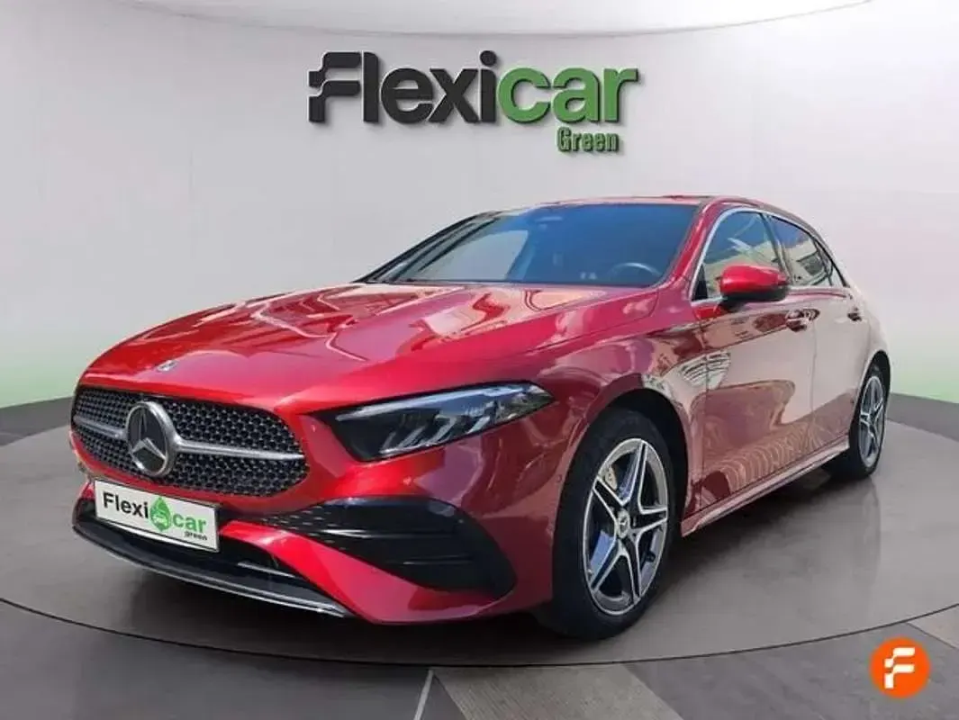 Usado Mercedes A250 218 CV (160 kW) 2024 Rojo Berlina