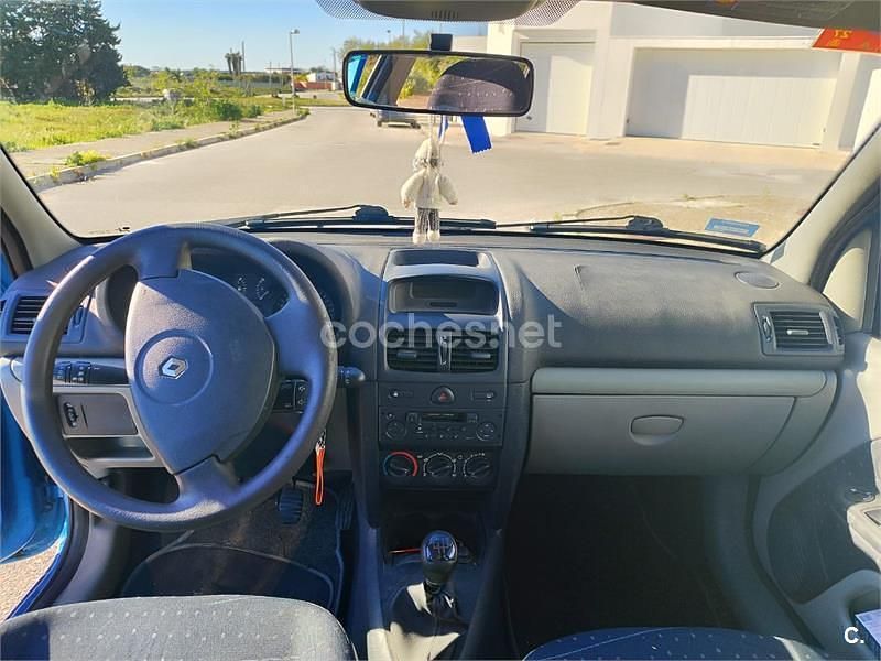 Usado Renault Clio II Authentique 60 CV (44 kW) 2002 Azul Berlina