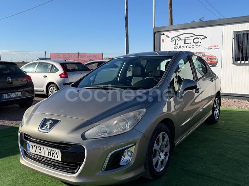 Beige Usado 2014 Peugeot 308 Active Berlina | 4500 € (Precio justo) - Imagen 1/4