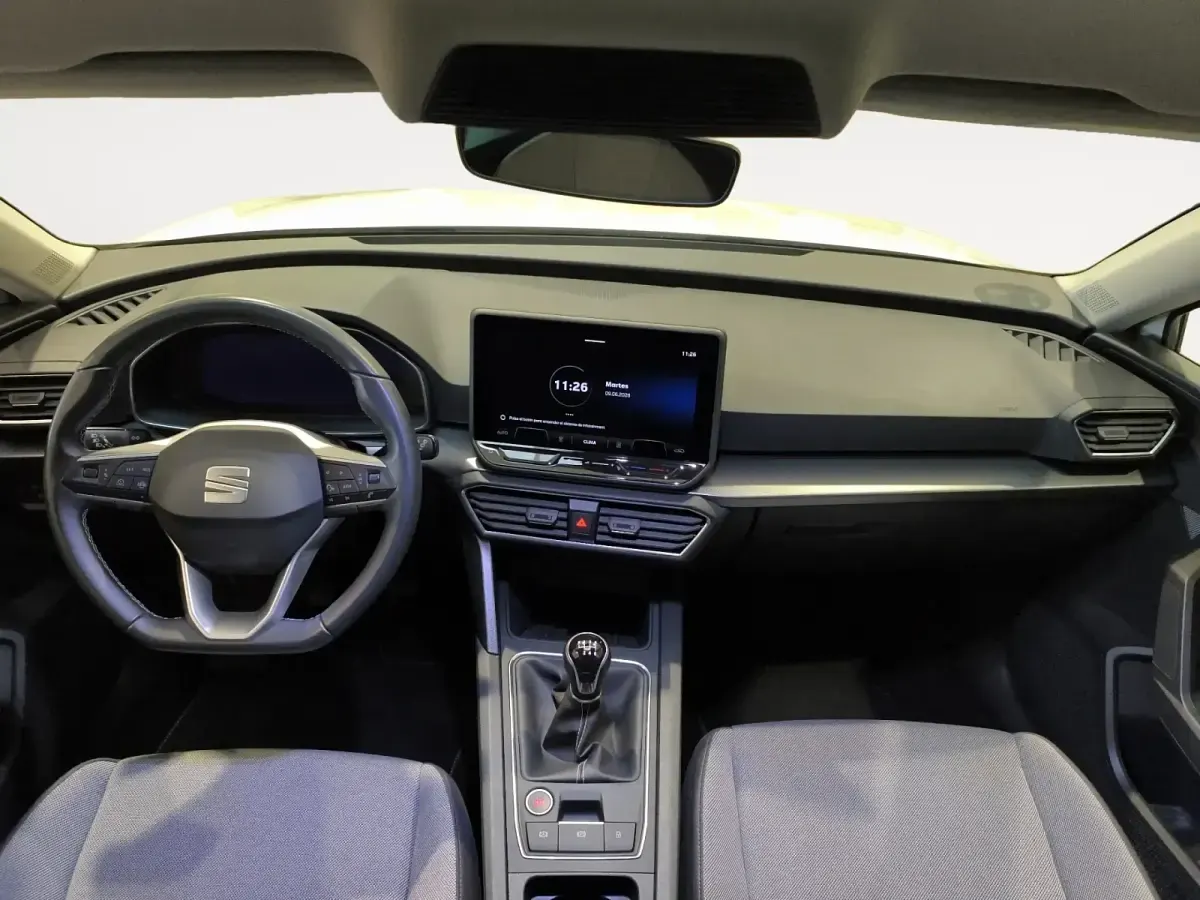 Usado Seat Leon Style 115 CV (84 kW) 2025 Blanco