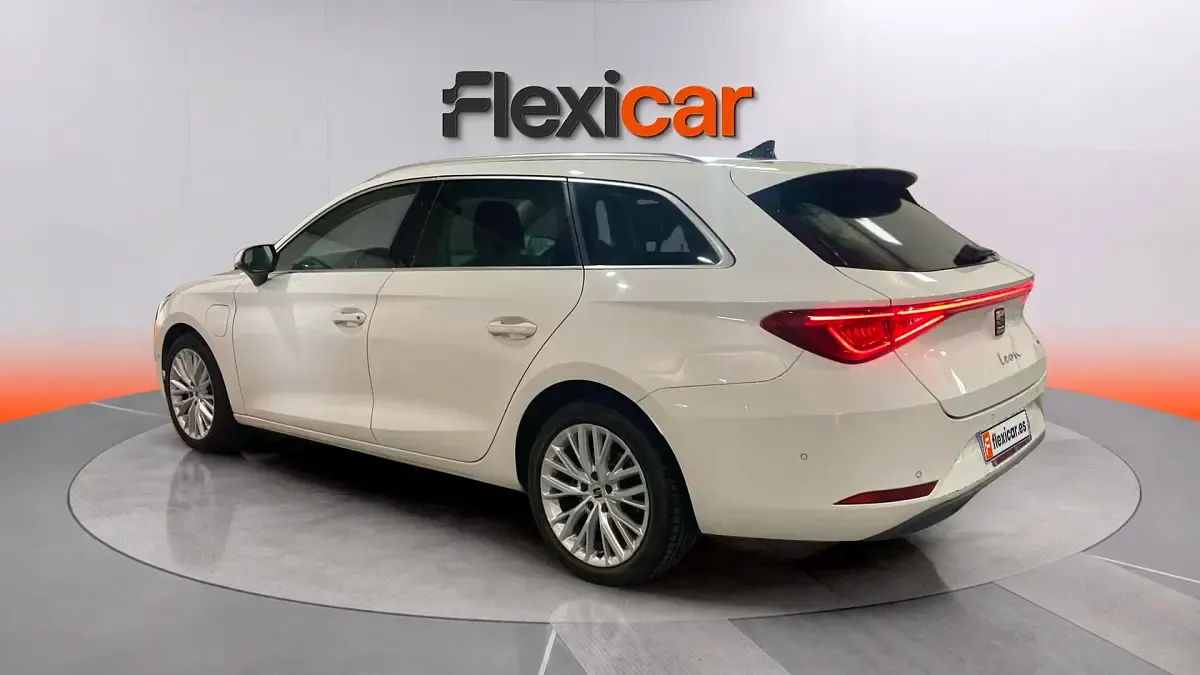 Usado Seat Leon XCELLENCE 204 CV (150 kW) 2021 Blanco Berlina