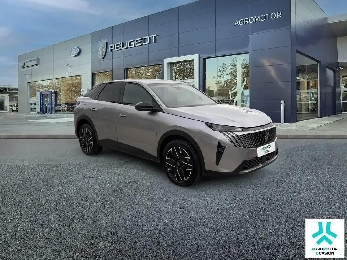 Usado Peugeot 3008 GT 145 CV (106 kW) 2025 Gris SUV