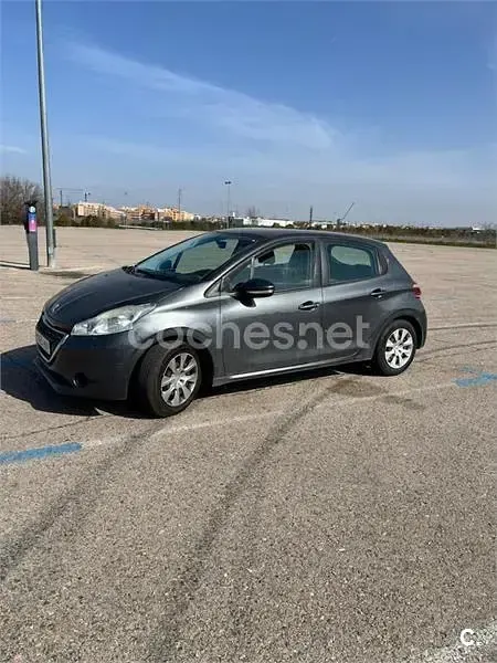 Usado Peugeot 208 Active 82 CV (60 kW) 2014 Marrón Utilitario