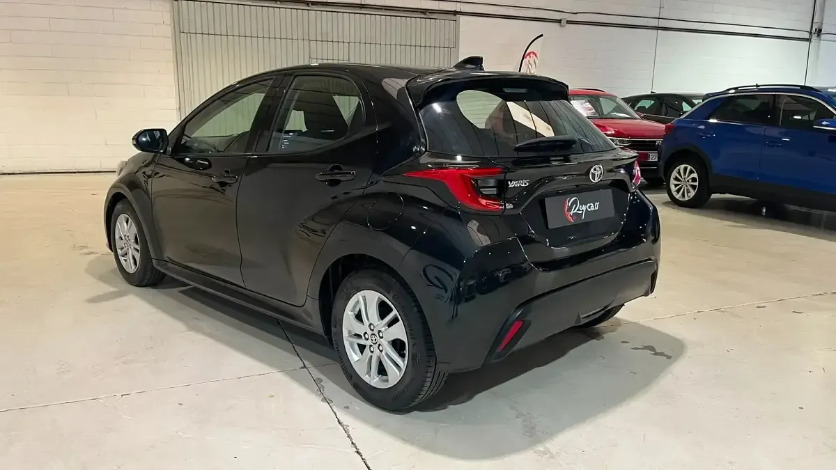 Usado Toyota Yaris Edition 125 CV (91 kW) 2023 Negro Utilitario