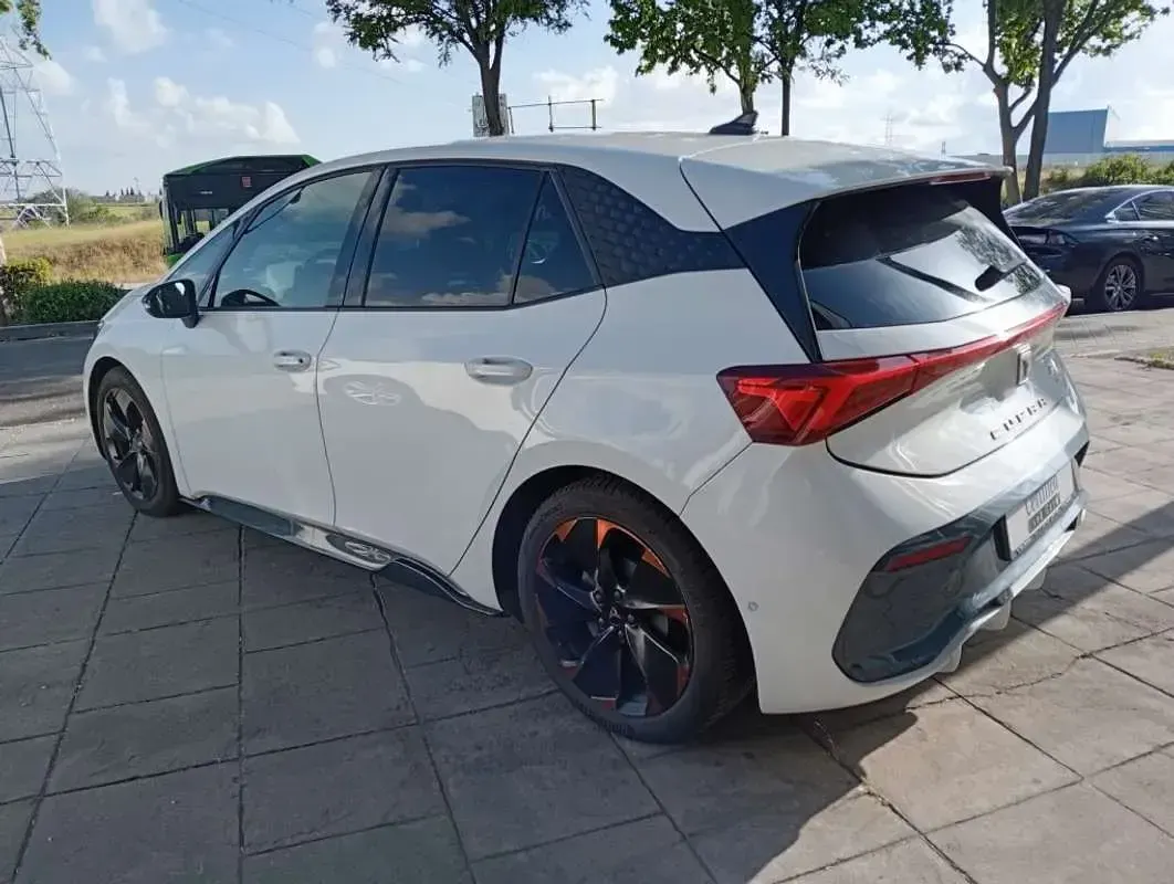 Usado Cupra Born 150 kW (204 HP) 2022 Branco Citadino
