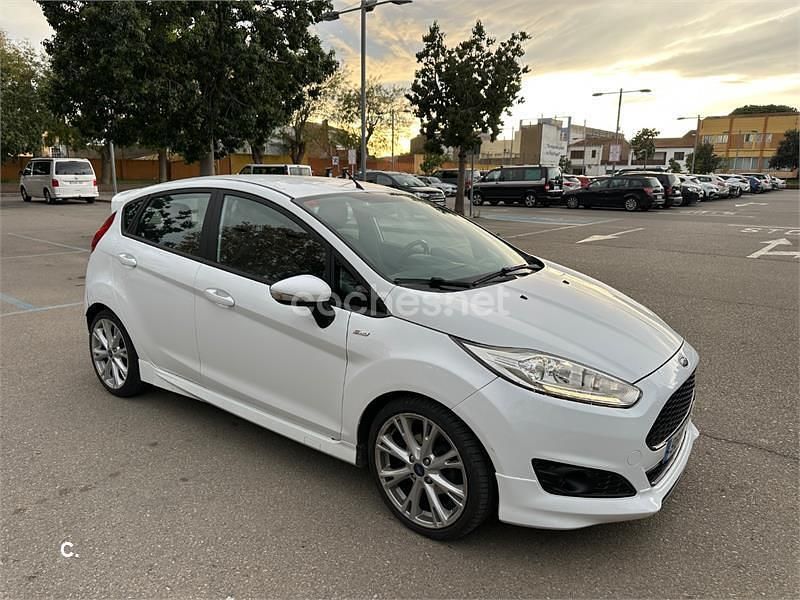 Usado Ford Fiesta ST-Line 100 CV (73 kW) 2017 Blanco Berlina
