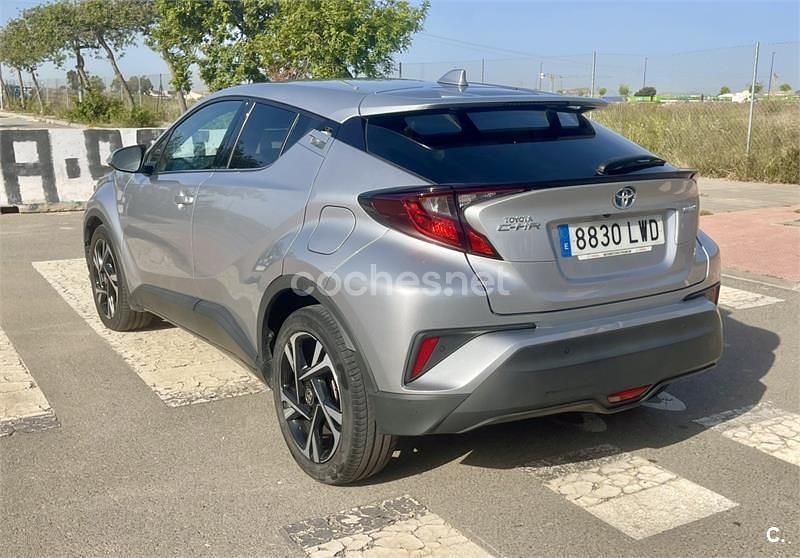 Usado Toyota C-HR Advance 122 CV (89 kW) 2022 Gris / plata SUV
