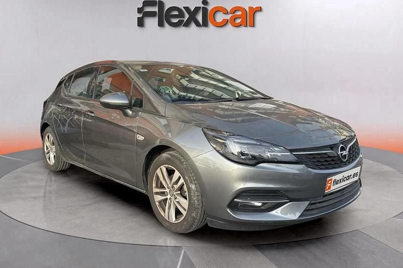 Usado Opel Astra 110 CV (80 kW) 2020 Gris Berlina