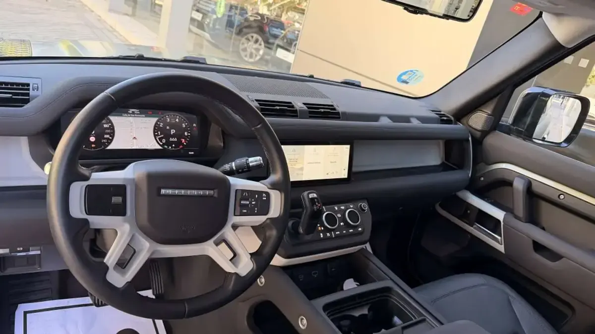 Usado Land Rover Defender SE 400 CV (294 kW) 2021 Verde SUV