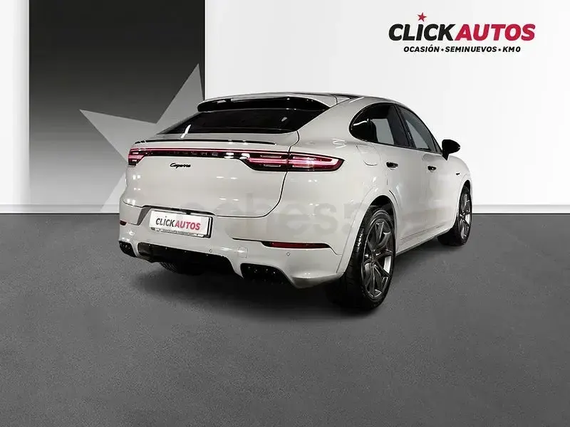 Usado Porsche Cayenne Platinum Edition 462 CV (339 kW) 2023 Gris / plata SUV