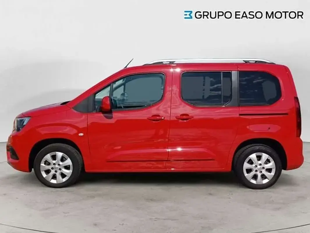 Usado Opel Combo Life Innovation 102 CV (75 kW) 2019 Rojo Monovolumen