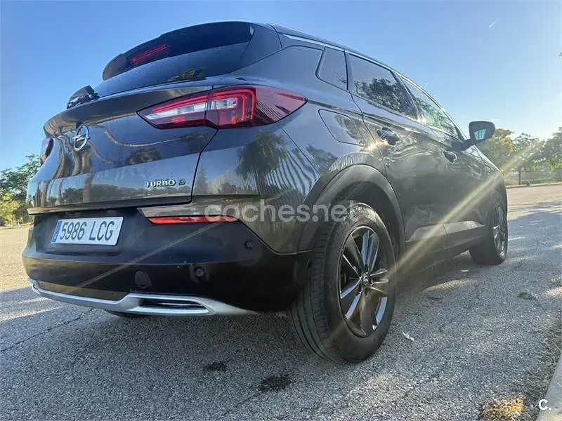 Usado Opel Grandland X 130 CV (95 kW) 2019 Gris / plata SUV