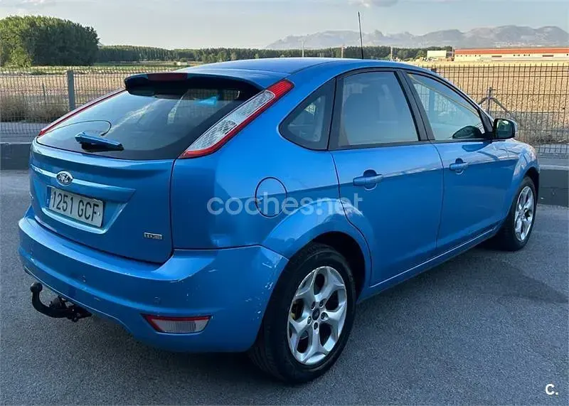 Usado Ford Focus Titanium 109 CV (80 kW) 2008 Azul Berlina