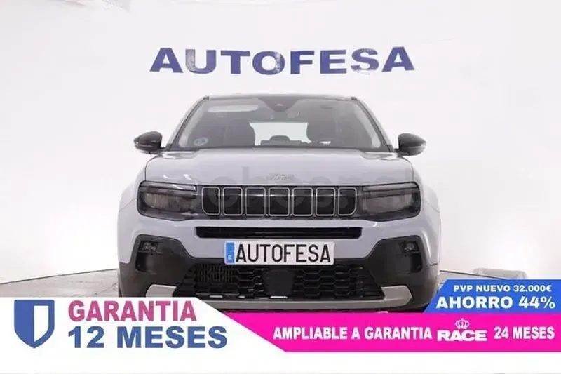 Usado Jeep Avenger Altitude 100 CV (73 kW) 2025 Gris / plata SUV
