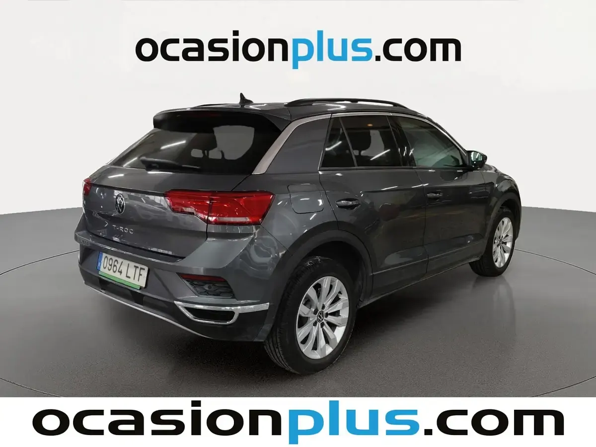 Usado VW T-Roc Advance 110 CV (80 kW) 2021 Gris SUV
