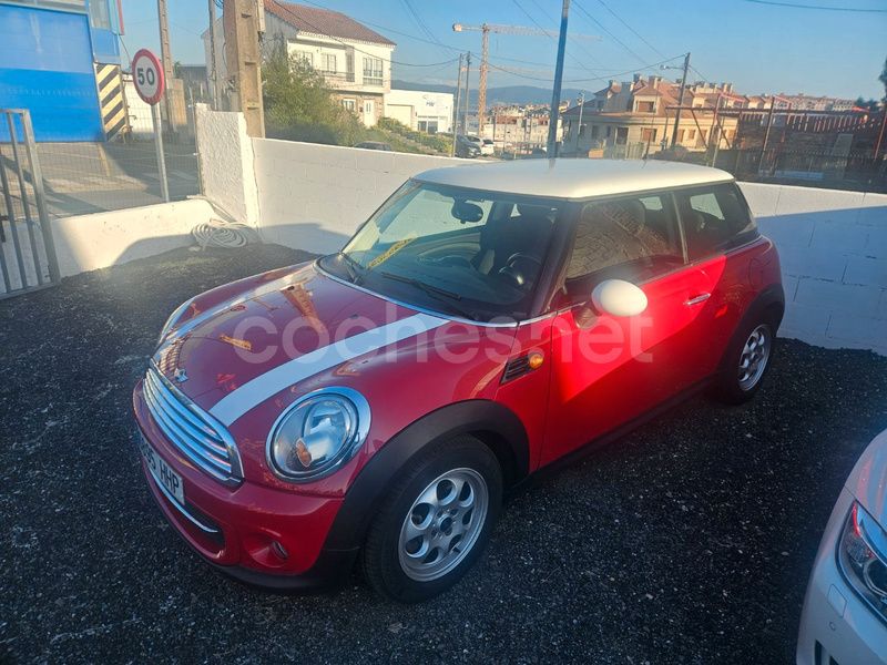 Usado Mini Cooper D 112 CV (82 kW) 2014 Rojo Utilitario