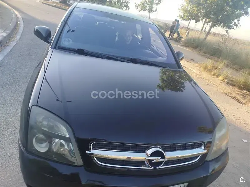 Usado Opel Vectra Elegance 120 CV (88 kW) 2005 Negro Berlina