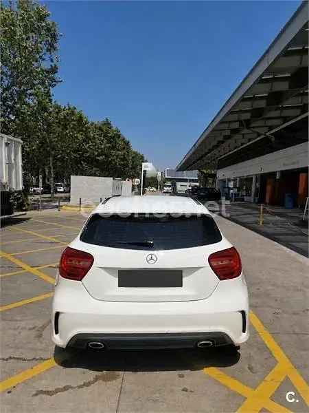 Usado Mercedes A180 AMG 109 CV (80 kW) 2013 Blanco Utilitario
