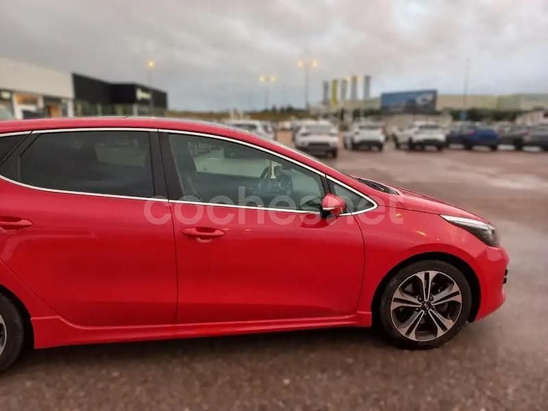 Usado Kia Ceed GT GT-Line 136 CV (100 kW) 2017 Rojo Berlina