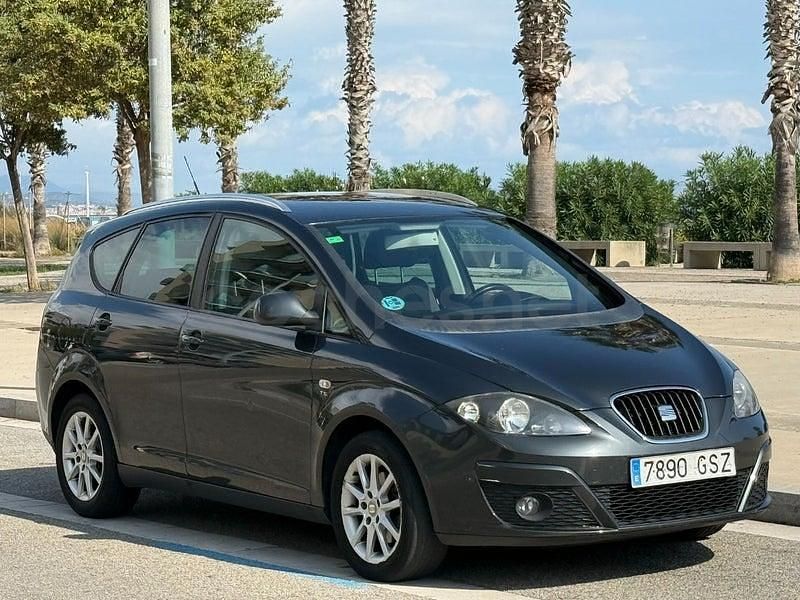 Usado Seat Altea XL Style 125 CV (91 kW) 2010 Gris / plata Monovolumen