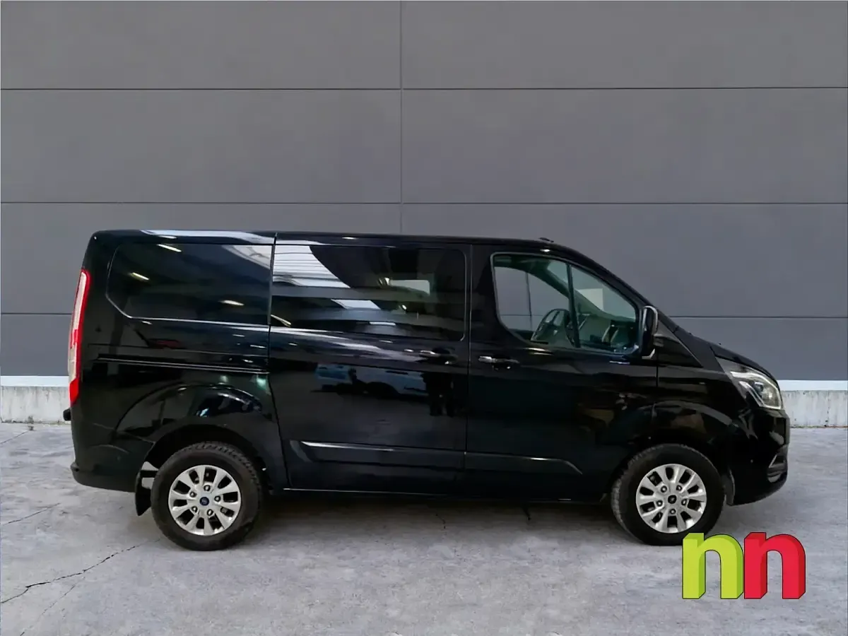 Usado Ford Transit 170 CV (125 kW) 2021 Negro Berlina