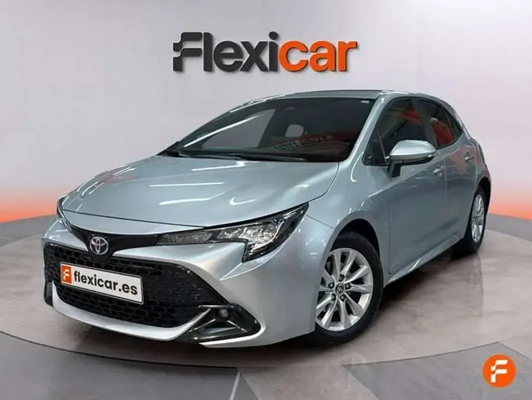 Usado Toyota Corolla Active 140 CV (102 kW) 2023 Gris Utilitario
