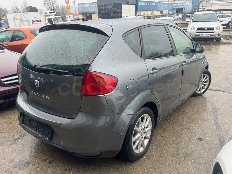 Usado Seat Altea Style 125 CV (91 kW) 2013 Gris / plata Monovolumen
