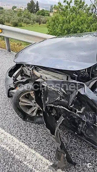 Usado Mercedes C220 Avantgarde 170 CV (125 kW) 2016 Gris / plata Berlina