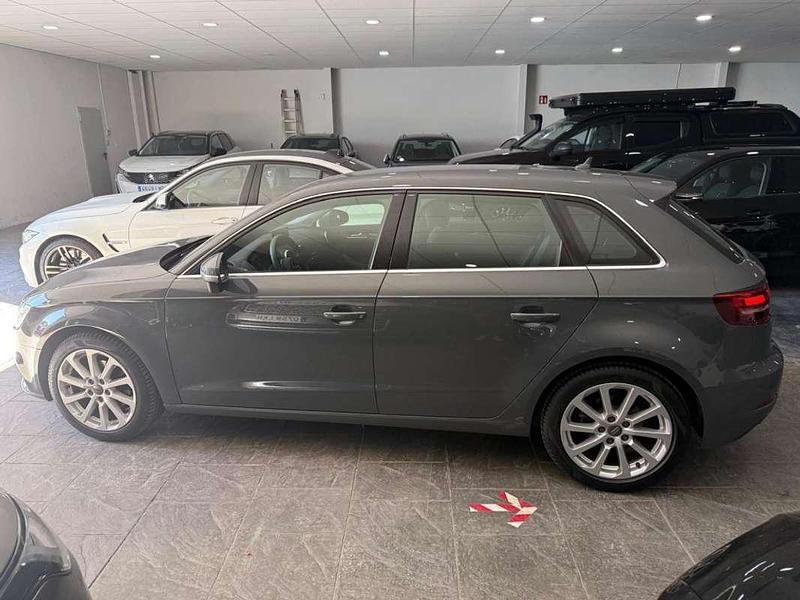 Usado Audi A3 Sportback 150 CV (110 kW) 2016 Gris Utilitario