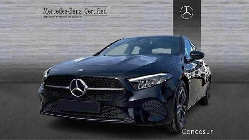 Usado Mercedes A180 136 CV (100 kW) 2023 Negro Berlina