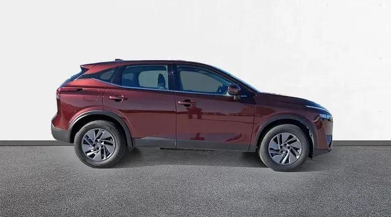 Usado Nissan Qashqai Acenta 140 CV (102 kW) 2021 Burgundy (metalizada) SUV