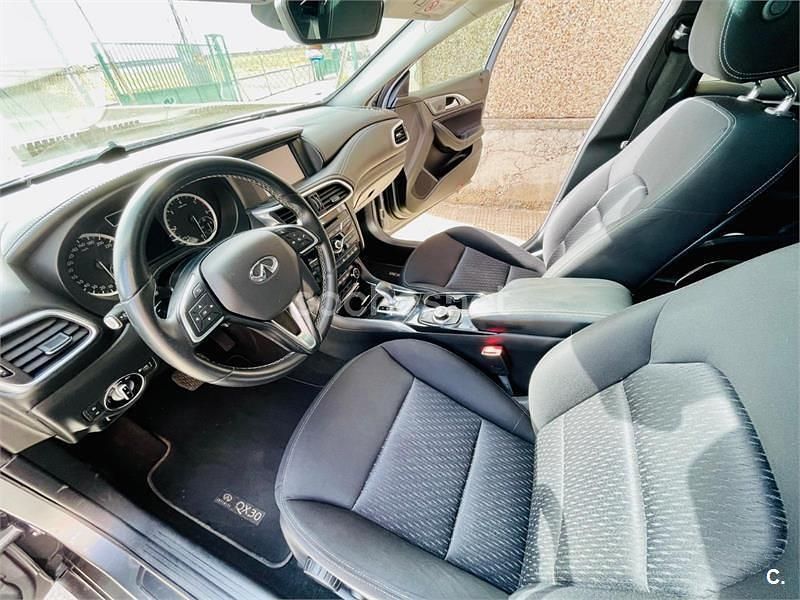 Usado Infiniti QX30 Premium 170 CV (125 kW) 2019 Gris / plata SUV