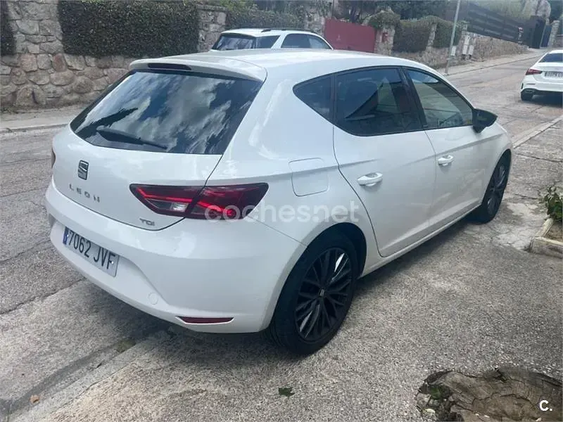 Usado Seat Leon CONNECT 110 CV (80 kW) 2016 Blanco Berlina