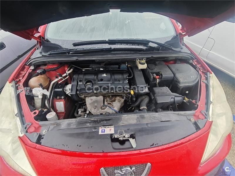 Usado Peugeot 307 CC 110 CV (80 kW) 2006 Rojo Descapotable