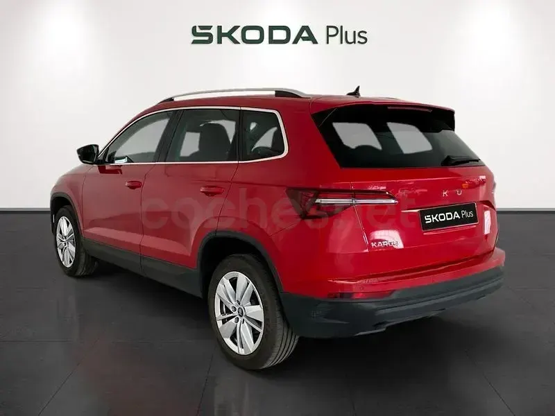 Usado Skoda Karoq Selection 150 CV (110 kW) 2025 Rojo SUV
