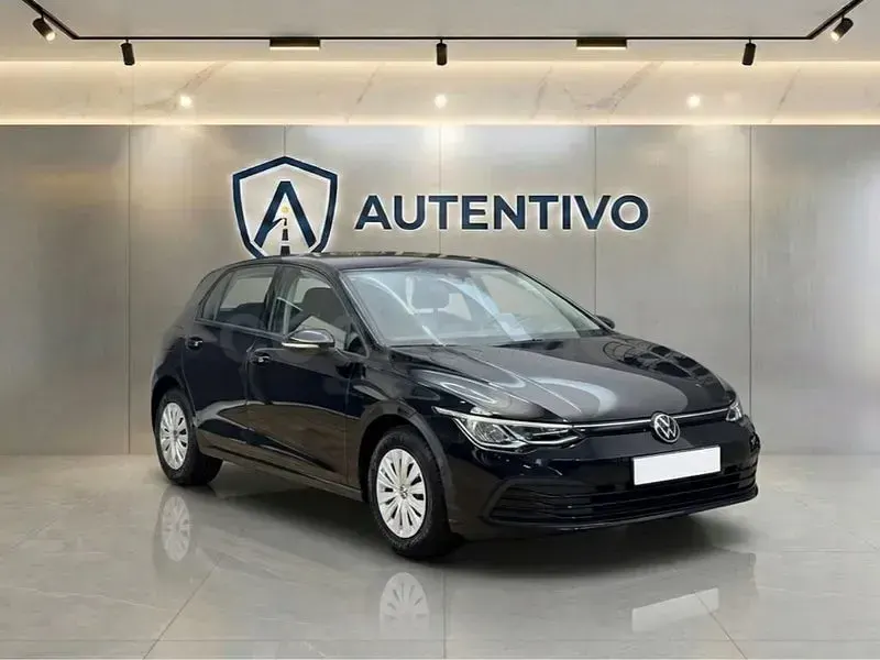Usado VW Golf VIII 110 CV (80 kW) 2020 Negro Berlina