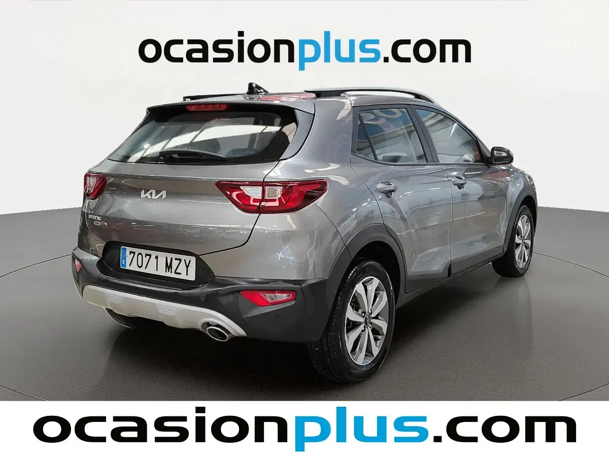 Usado Kia Stonic 101 CV (74 kW) 2025 Gris SUV
