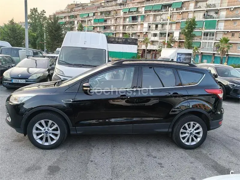 Usado Ford Kuga Titanium 150 CV (110 kW) 2016 Negro SUV