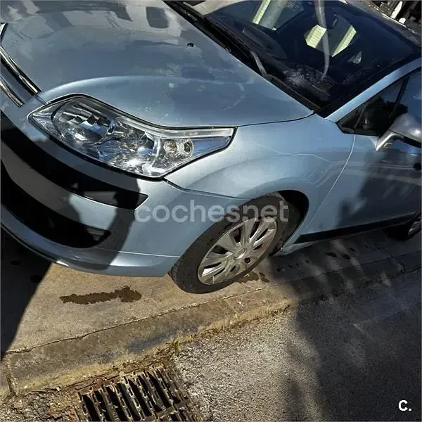 Usado Citroën C4 92 CV (67 kW) 2005 Gris / plata Berlina