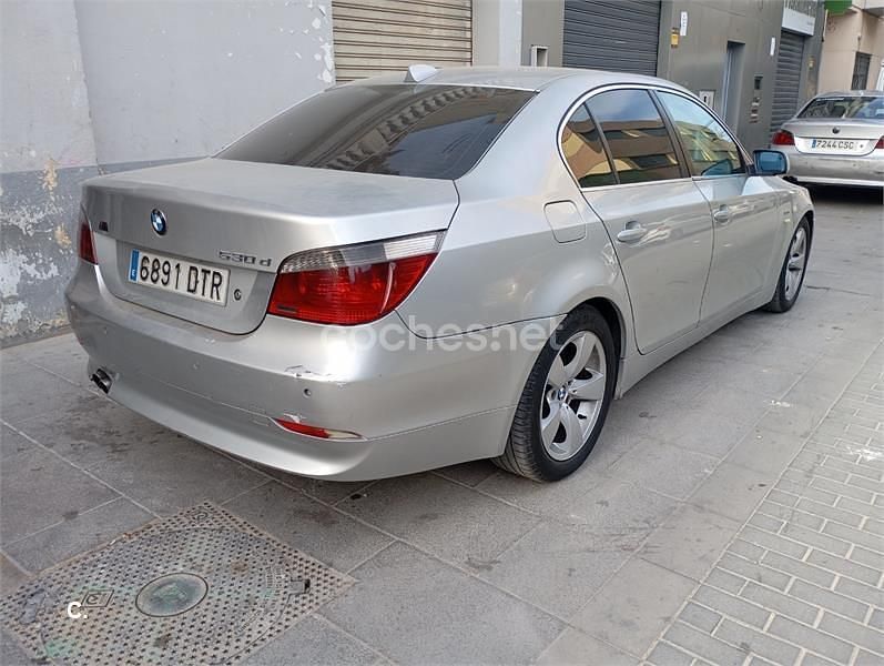 Usado BMW 530 218 CV (160 kW) 2005 Gris / plata Berlina