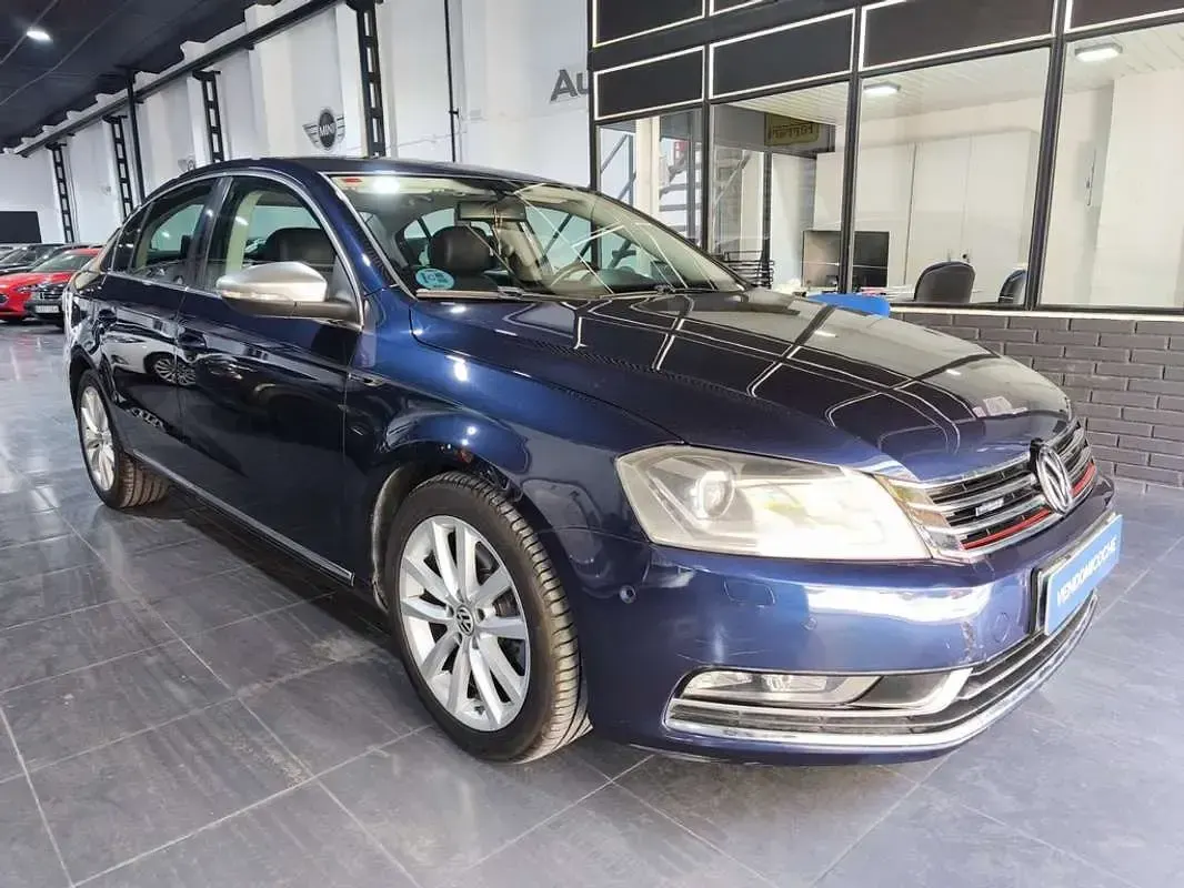 Usado VW Passat Highline 159 CV (116 kW) 2013 Azul Berlina