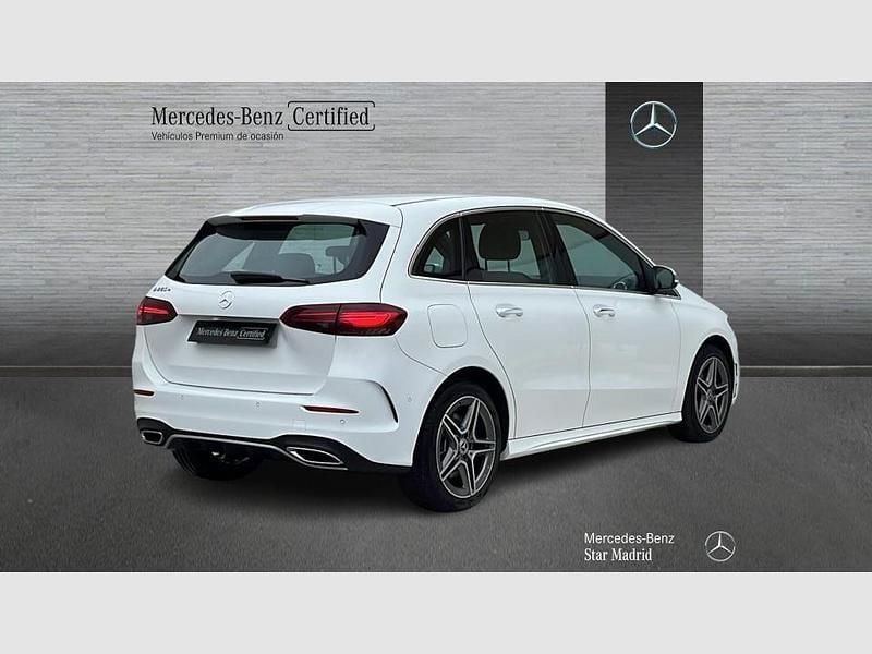 Usado Mercedes B250e AMG line 218 CV (160 kW) 2025 Blanco Monovolumen
