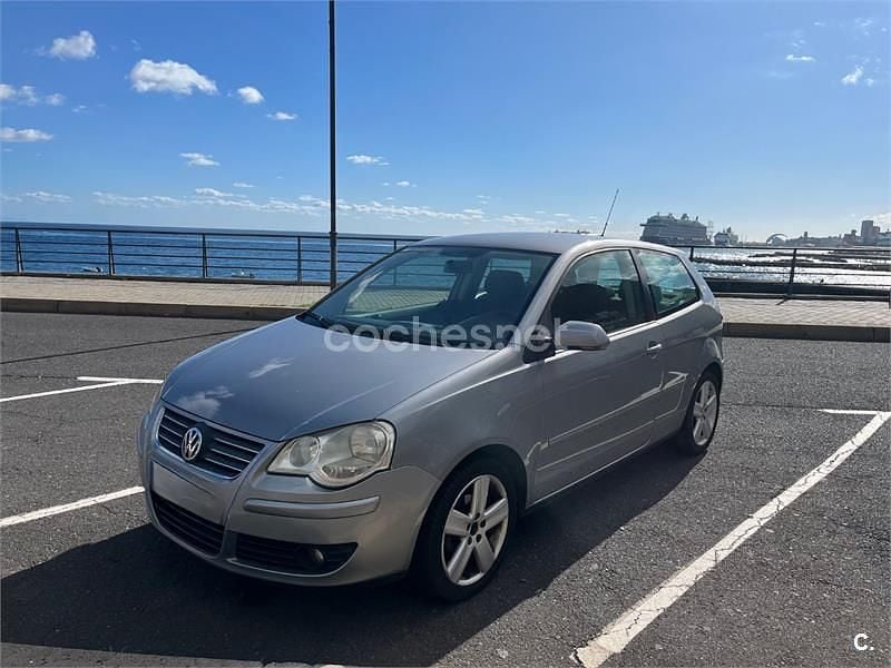 Gris / plata Usado 2006 VW Polo Sportline Berlina | 3600 € (Precio justo) - Imagen 1/4