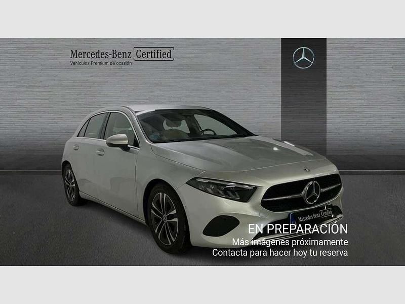 Usado Mercedes A180 136 CV (100 kW) 2023 Berlina