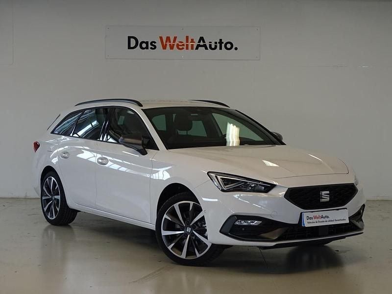 Blanco Usado 2025 Seat Leon FR Familiar | 23.900 € (Precio justo) - Imagen 1/4
