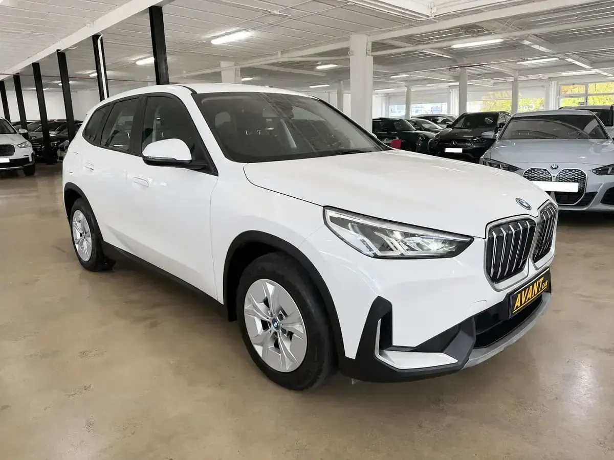 Usado BMW iX1 230 kW (313 CV) 2024 Blanco SUV