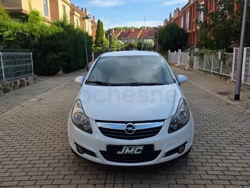 Usado Opel Corsa Cosmo 75 CV (55 kW) 2010 Blanco Utilitario