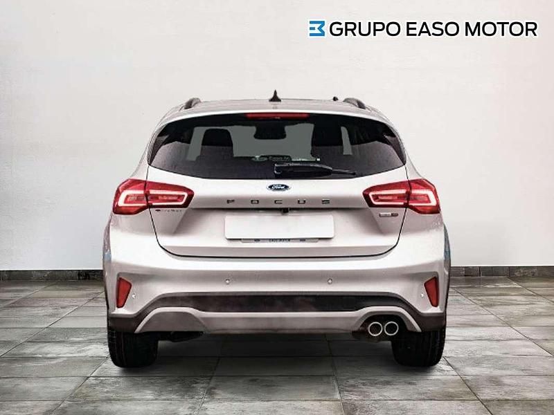 Usado Ford Focus Active 155 CV (114 kW) 2023 Plateado Utilitario