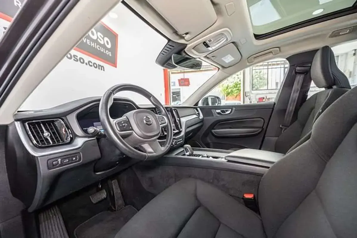 Usado Volvo XC60 Inscription 341 CV (250 kW) 2021 Gris / plata SUV